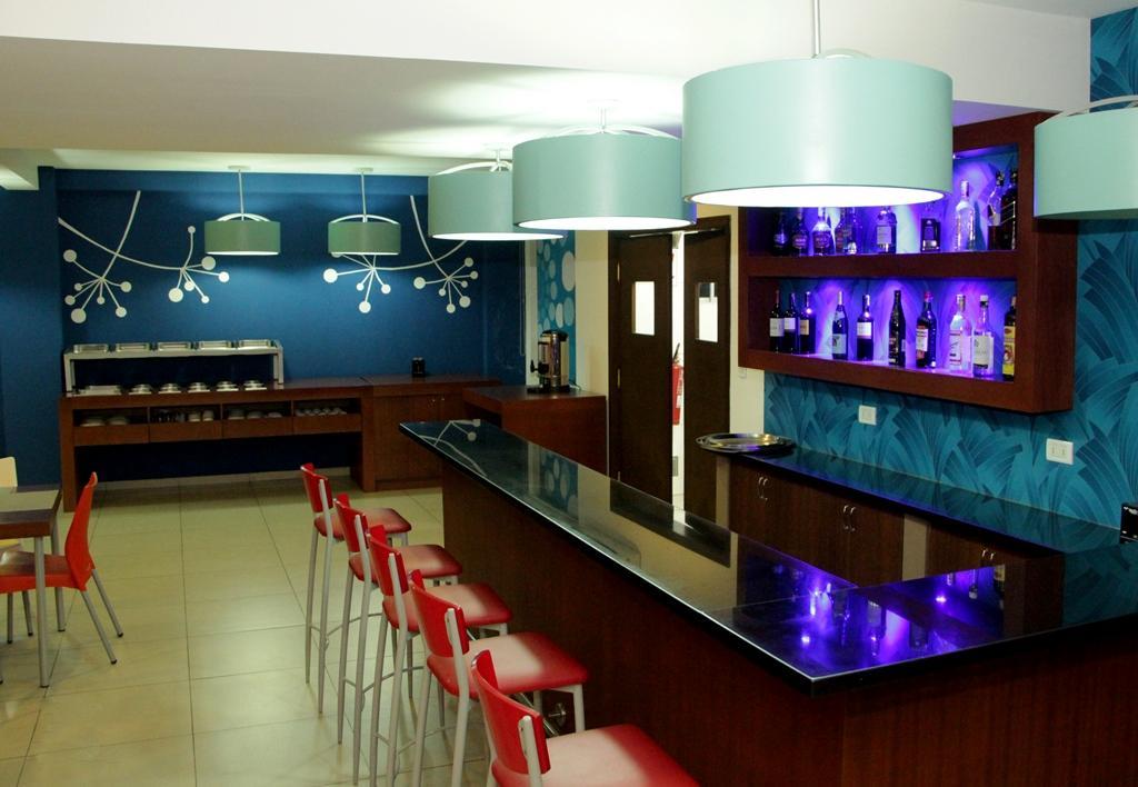 伊泽库瓦托雷酒店 圣克鲁斯 外观 照片